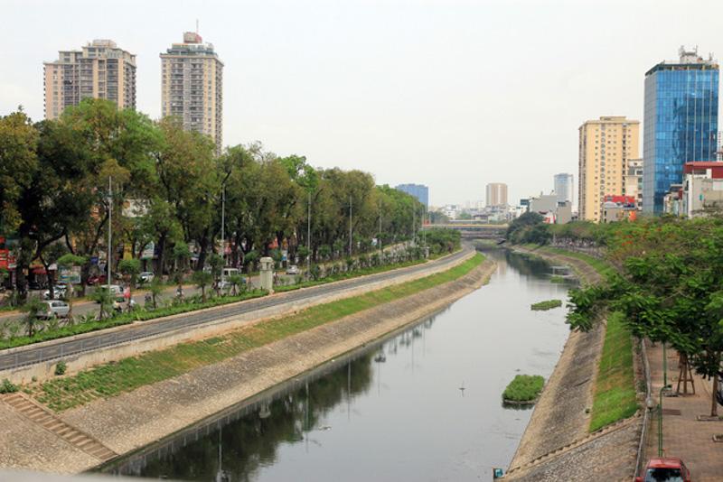 Cống hóa sông Hà Nội làm bãi đỗ xe cao tầng - Nhiều vấn đề